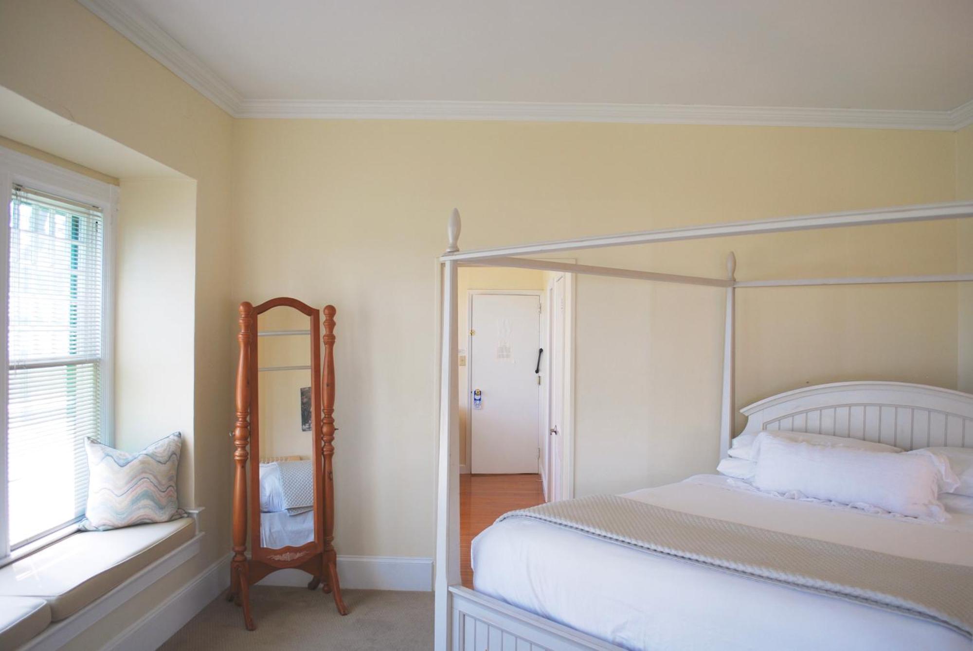 Anne'S Washington Inn (Adults Only) ساراتوغا سبرينغس، نيويورك الغرفة الصورة