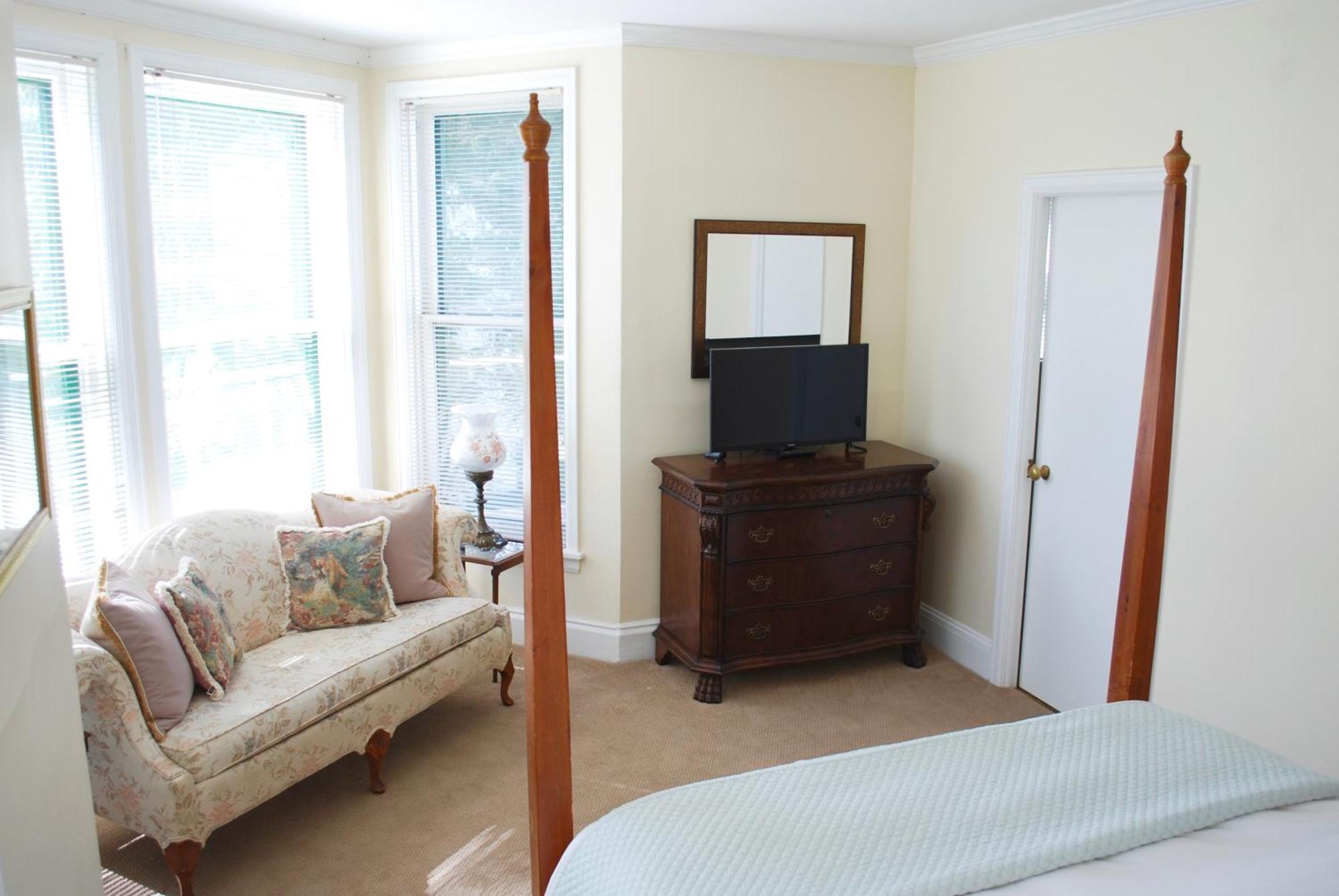 Anne'S Washington Inn (Adults Only) ساراتوغا سبرينغس، نيويورك الغرفة الصورة