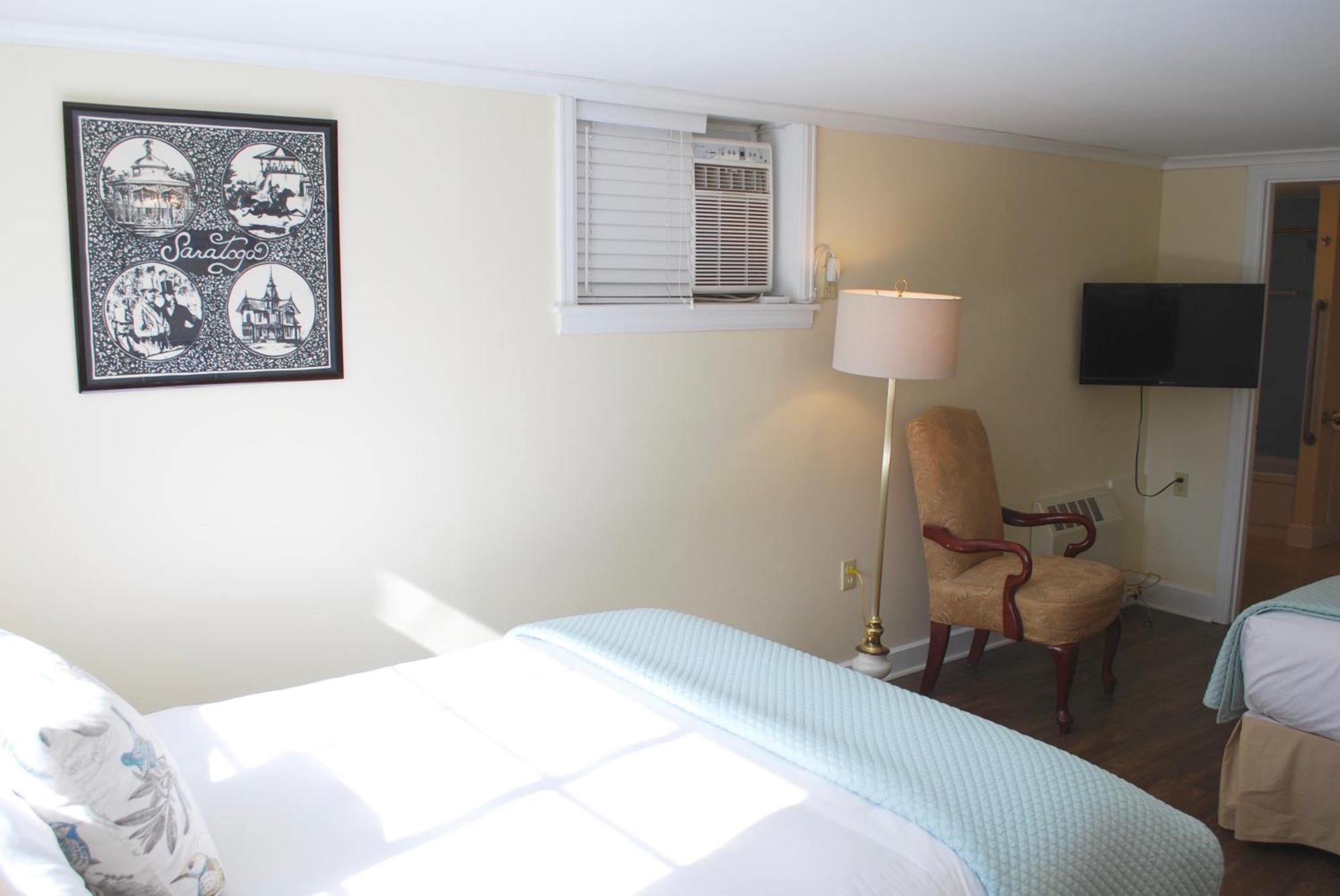 Anne'S Washington Inn (Adults Only) ساراتوغا سبرينغس، نيويورك الغرفة الصورة