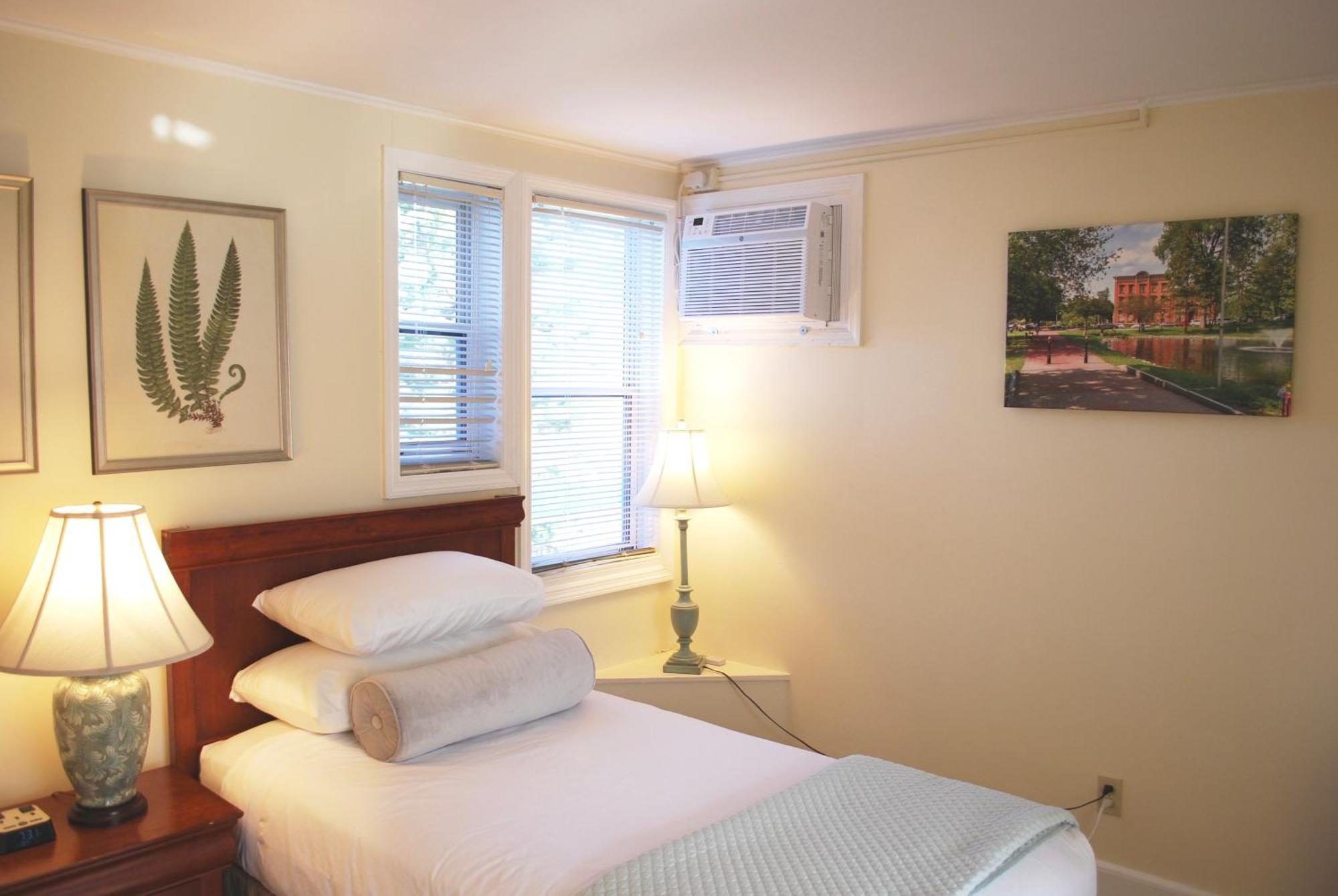 Anne'S Washington Inn (Adults Only) ساراتوغا سبرينغس، نيويورك الغرفة الصورة