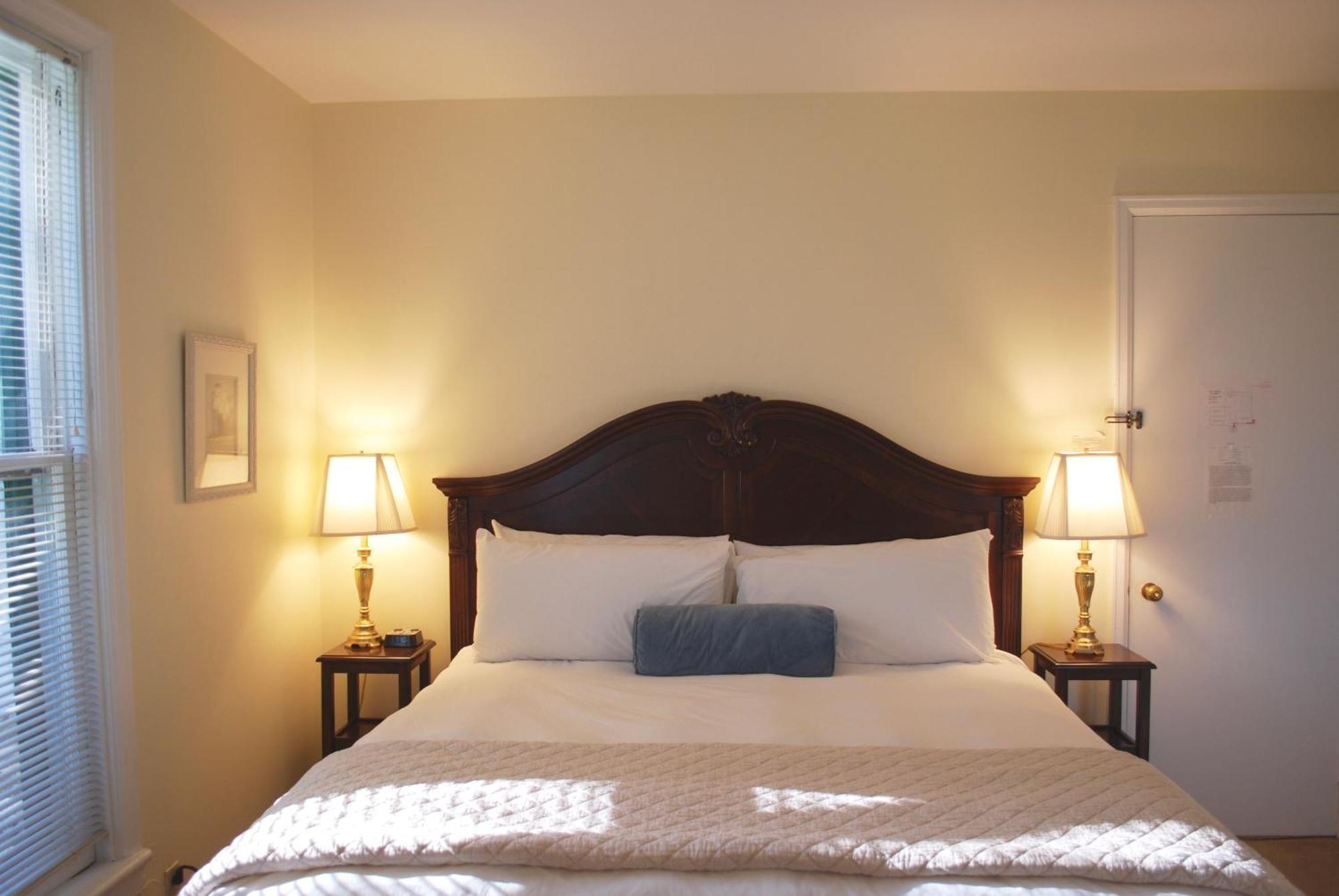 Anne'S Washington Inn (Adults Only) ساراتوغا سبرينغس، نيويورك الغرفة الصورة
