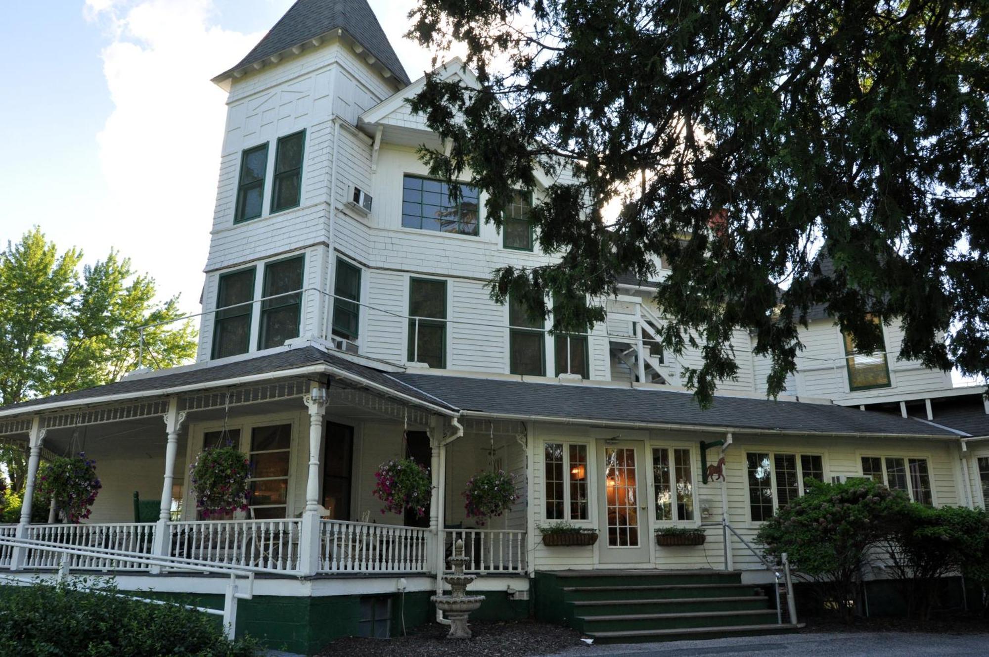 Anne'S Washington Inn (Adults Only) ساراتوغا سبرينغس، نيويورك الغرفة الصورة